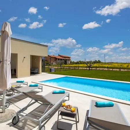 Beautiful Estate & Primavera *